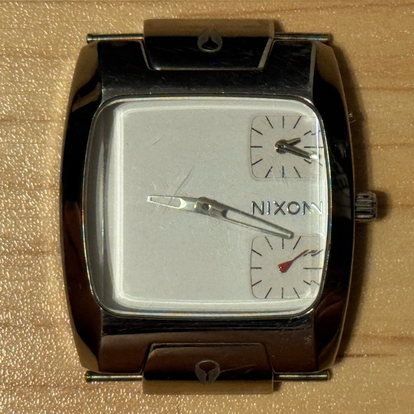Nixon The Banks "Count It" Silver Stainless Metal Men's Analog Watch RUNS *READ* - Picture 1 of 5